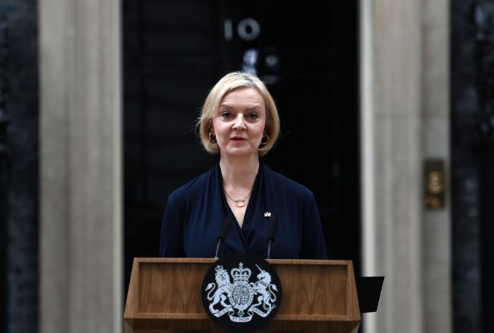 Primera ministra británica, Liz Truss, renuncia a su cargo