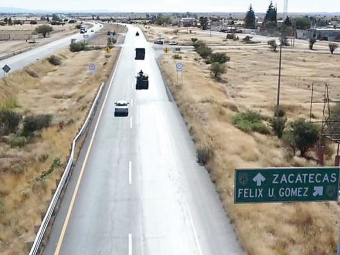Caravana de migrantes fue asaltada por comando armado en carretera de Zacatecas
