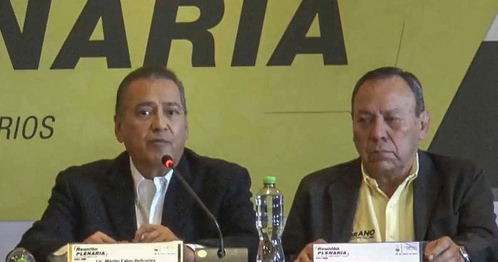 Reaparece Beltrones en plenaria del PRD; pide reglamentar gobiernos de coalición