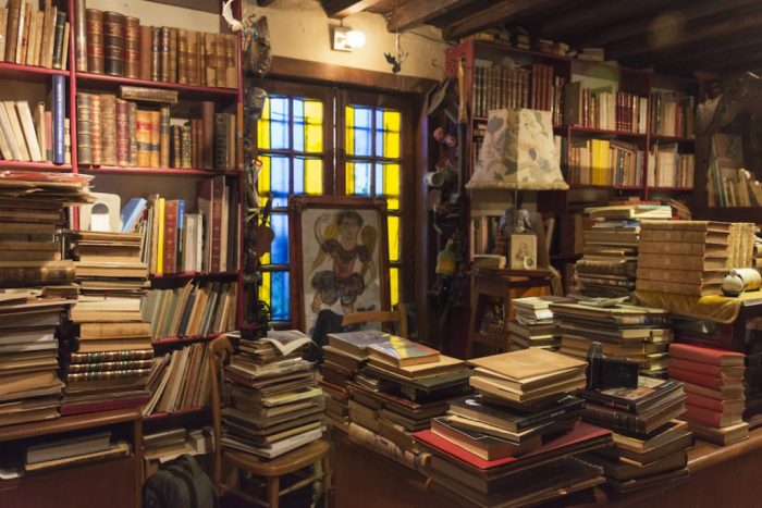 La historia de la librería secreta en CDMX con más de 15 mil ejemplares antiguos