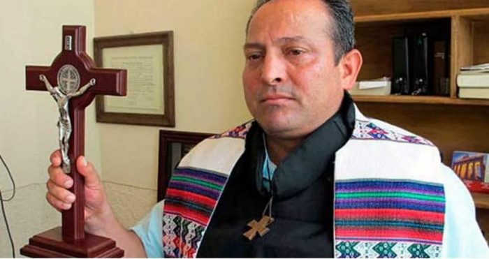 Padre “Goyo” acusa a Ramírez Bedolla de apoyar a Los Viagras, grupo criminal que habría asesinado a Hipólito Mora