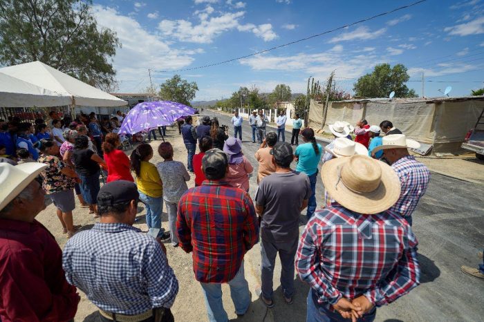 MÁS DE 300 FAMILIAS BENEFICIADAS CON NUEVOS CAMINOS RURALES EN RAMOS ARIZPE