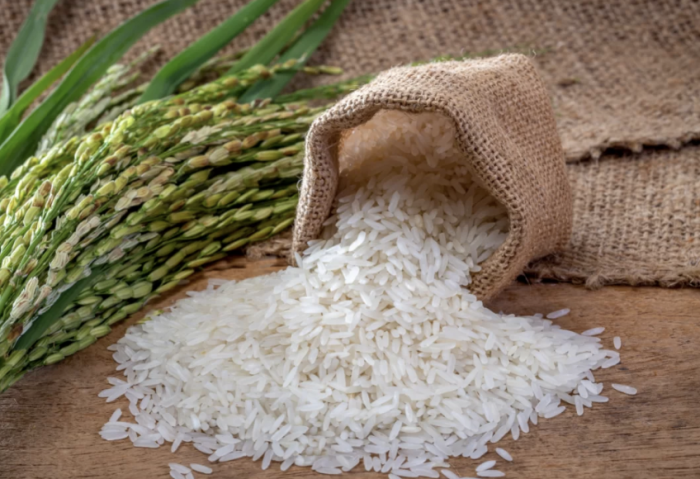 Cuál es la técnica sencilla para reducir las calorías del arroz a la mitad