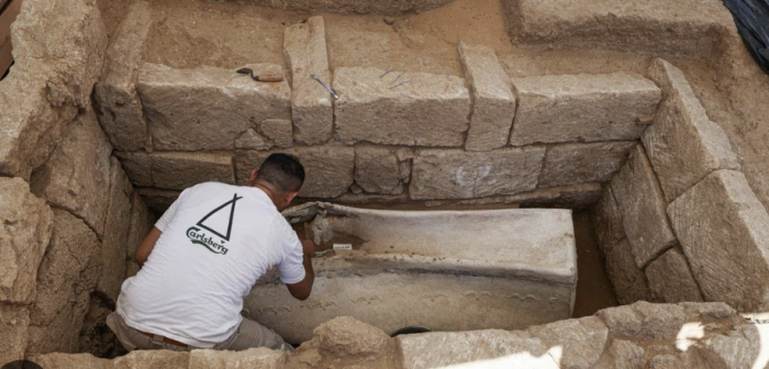 Tesoro arqueológico en Gaza: descubren 125 tumbas romanas y dos raros sarcófagos de plomo
