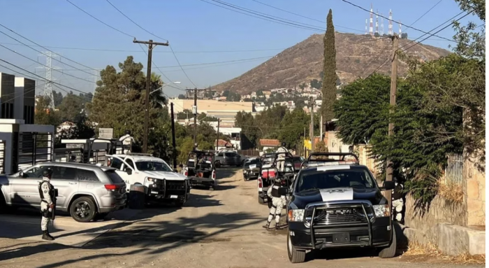 Horror en Baja California: encuentran media decena de cadáveres desnudos en camioneta abandonada