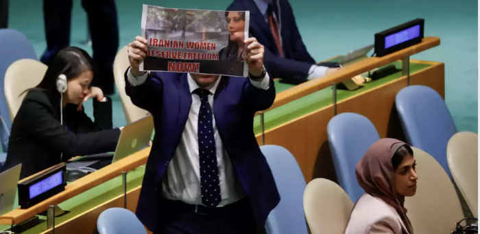 Expulsan de la Asamblea General de la ONU al representante israelí por protestar
