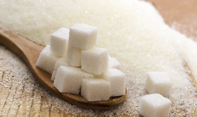 Precio del azúcar se dispara 50%: ¿Qué alimentos pueden elevar su costo?