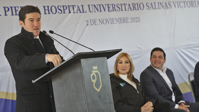 Pone Gobernador primera piedra de hospital universitario; anuncia apoyo para construir nueva prepa en Salinas
