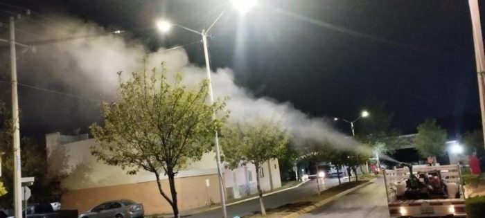 Fumiga Municipio de Saltillo contra mosquito; previene el dengue