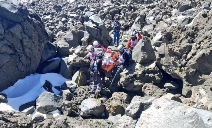 Hallan muerto al guía de alpinistas extraviados en el Pico de Orizaba; esto sabemos