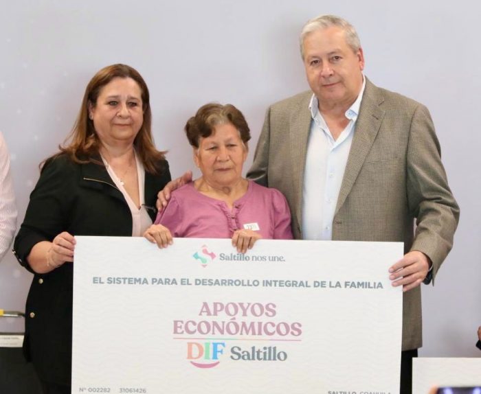 Entrega Chema Fraustro apoyos económicos a 3 mil 800 familias saltillenses
