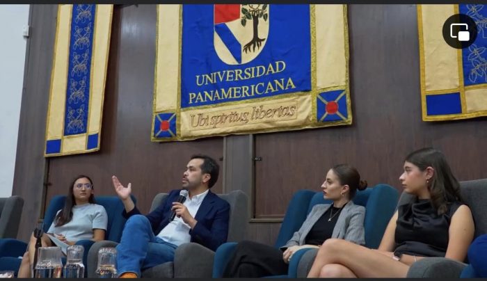 Dialoga Jorge Álvarez Máynez, con  Jóvenes de Universidad Panamericana de Aguascalientes.