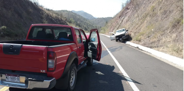 Balaceras en carreteras de la Tierra Caliente de Michoacán dejan 11 personas heridas