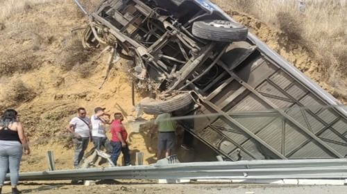 Volcadura de autobús en la México-Puebla deja dos muertos y varios lesionados