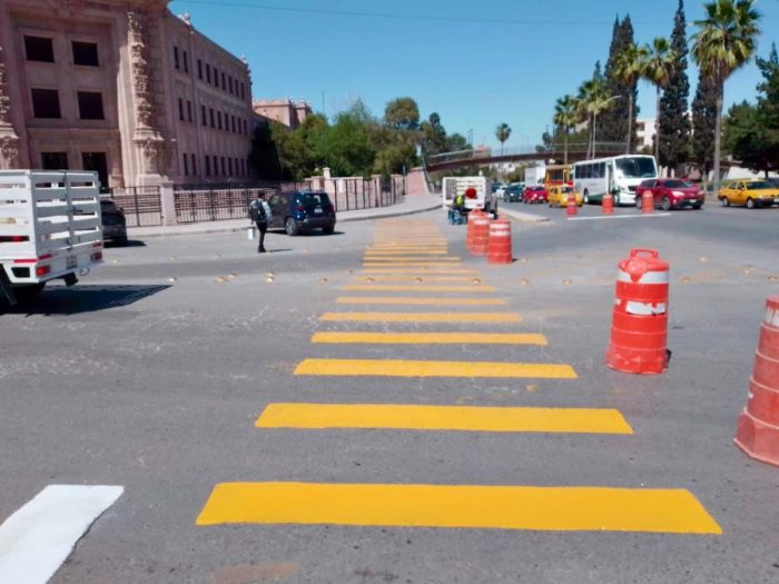 Da Municipio mantenimiento a pasos peatonales