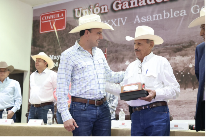 Asiste gobernador a Asamblea de Unión Ganadera de Coahuila