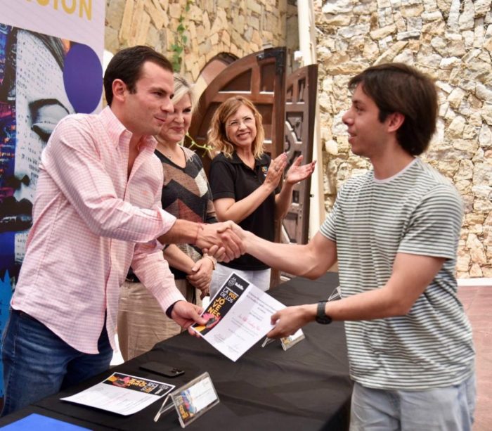 Premia DIF Saltillo a Ganadores del concurso “La Voz de los Jóvenes”