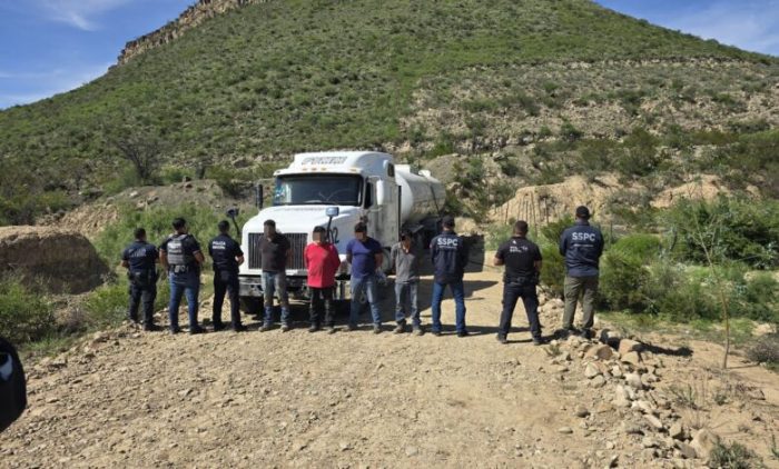 Sigue cayendo huachicoleros en Coahuila.