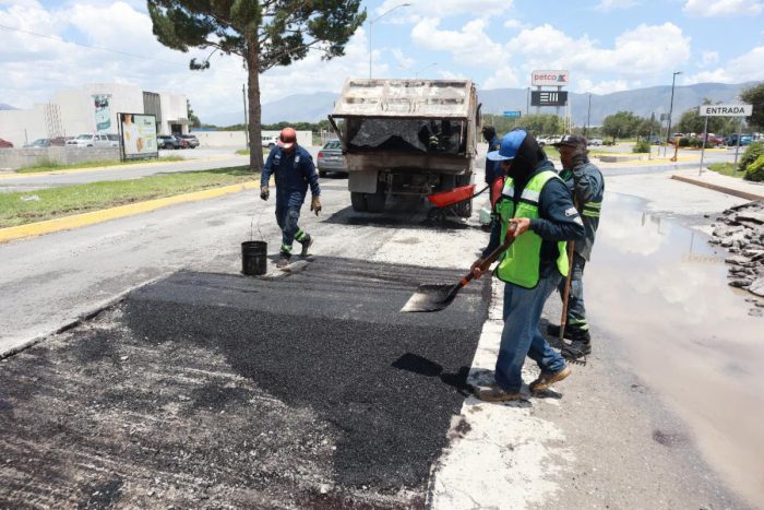 Trabajan brigadas de Saltillo en arroyos y vialidades de la ciudad