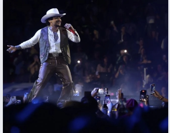 Christian Nodal se pronuncia sobre Ángela Aguilar tras los gritos del público en Monterrey