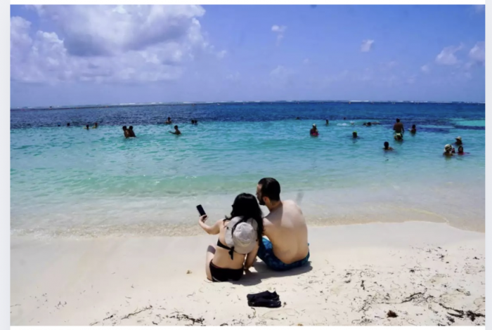 ¿Qué sanción contempla la reforma que permite el libre acceso libre y gratuito a playas de México?