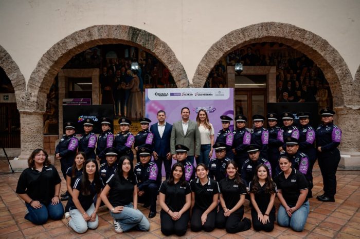 Pone Javier Díaz en funcionamiento Línea de Emergencias 800 Violeta
