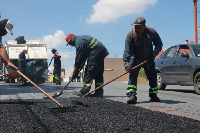 Continúa Javier Díaz acciones de bacheo por todo Saltillo