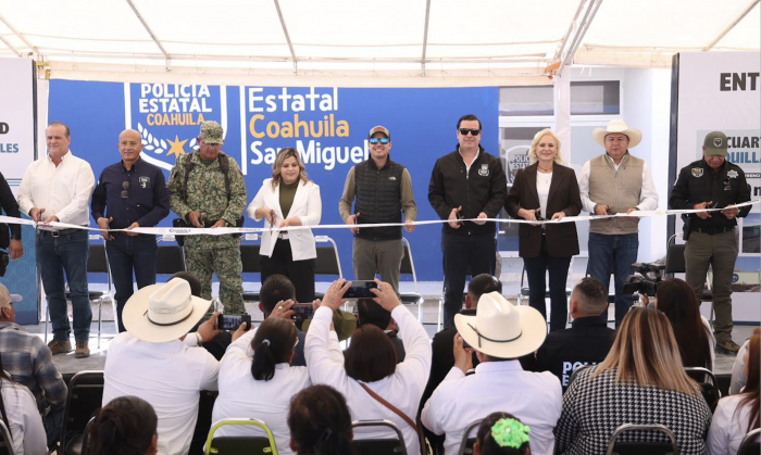 Entrega gobernador Manolo Jiménez Salinas tres cuarteles más para blindar Coahuila