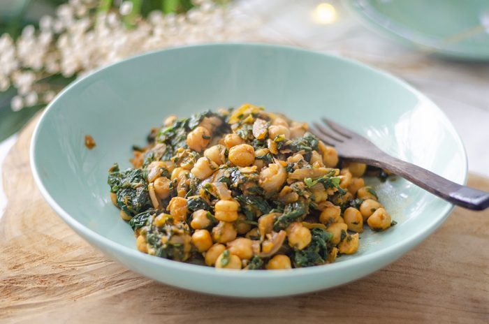 RECETA VEGANA: GARBANZOS CON ESPINACAS Y UN TOQUE DE PIMENTÓN