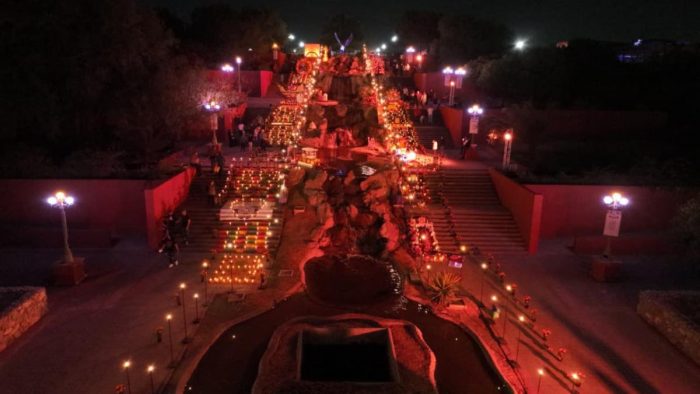Inauguran Magno Altar de Muertos 2025 en escalinatas del Parque Las Maravillas