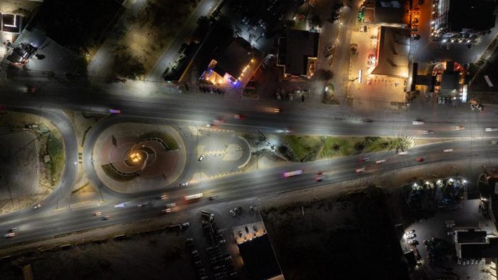 Avanza modernización de alumbrado en los 4 accesos a Saltillo