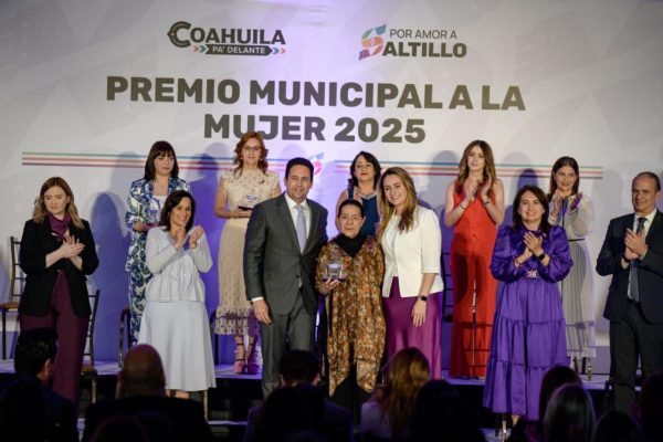 En Saltillo la prioridad son las mujeres: Javier Díaz
