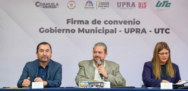 *Impulsan en Ramos Arizpe becas a jóvenes y trabajadores municipales*