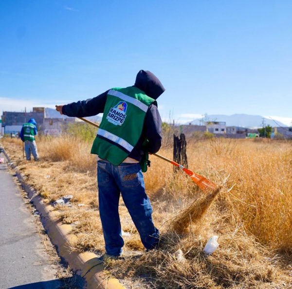 *Brigadas municipales mantienen trabajos de limpieza en Ramos Arizpe*
