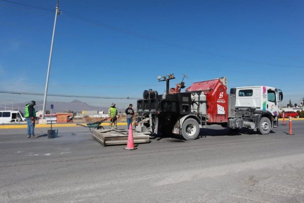 Rehabilita Javier Díaz pavimento en vialidades de Lomas Verdes