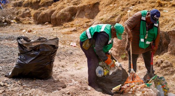 *Brigadas municipales refuerzan limpieza en Ramos Arizpe*