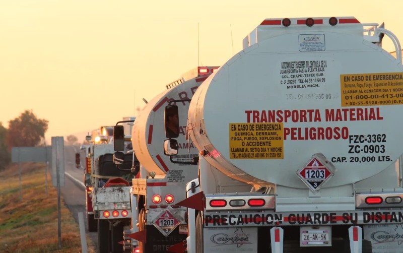 ‘Cuidadito’ con comprar ‘huachicol’: SAT exigirá nuevo CFDI a gasolineras a partir de abril