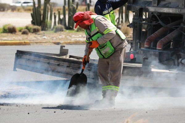 Siguen cuadrillas de Aquí Andamos rehabilitando pavimento