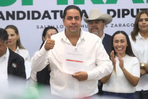 José María Morales se registra ante el PRI y refrenda su compromiso con la gente del Distrito 12