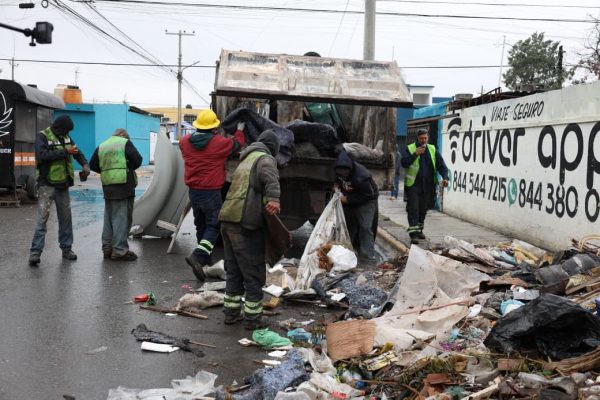 Intensifica Javier Díaz limpieza de callejones en la Morelos; invita a denunciar a quien los ensucie