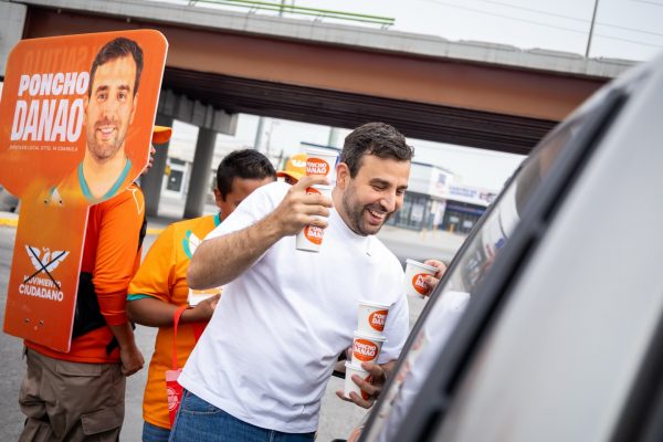 Aventaja PONCHO DANAO a candidatos de PRI y MORENA con  presencia  en redes sociales. 