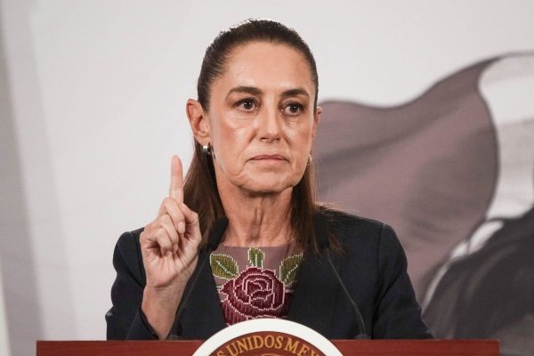 “Está en su casa”: Sheinbaum insiste en que Rocha Moya no ha salido de Sinaloa y niega contacto con los otros acusados
