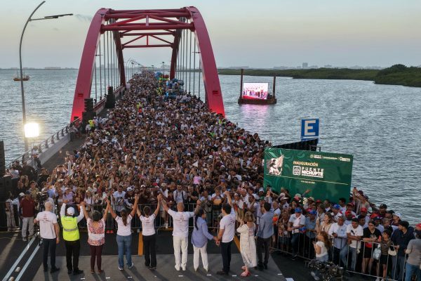 Sheinbaum inaugura el Puente Vehicular Nichupté en Cancún, el segundo más largo de América Latina