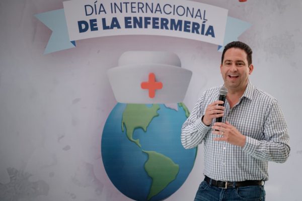 Entrega Municipio equipo médico a su sistema de salud