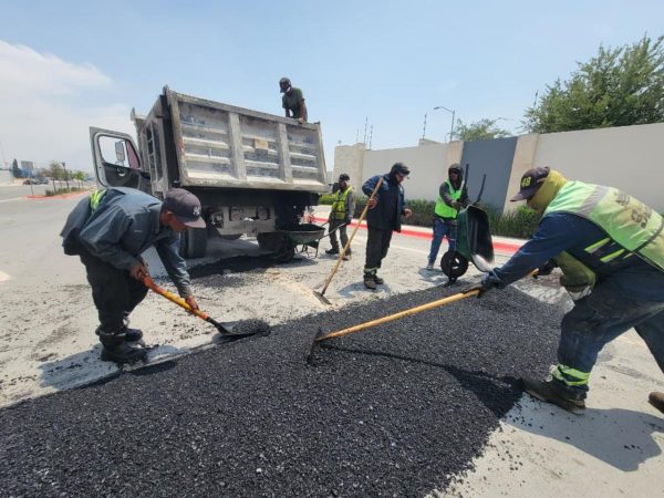 Realiza Saltillo intensa jornada de limpieza en callejones de Mirasierra