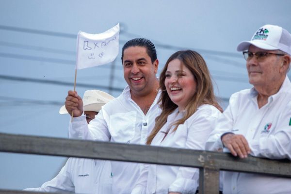 MÁS DE 10,000 RAMOSARIZPENSES RESPALDAN A CHEMA MORALES EN LA MEGA VALLA POR LA PAZ Y LA SEGURIDAD