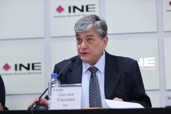 Consejero del INE propone separar votación de diputados plurinominales