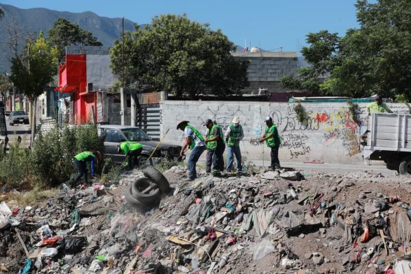 Continúan labores de limpieza en arroyos de Saltillo