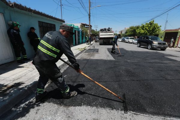 Mantiene Javier Díaz atención permanente al pavimento en vialidades