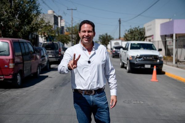 Lleva Javier Díaz más obras de pavimentación a las colonias